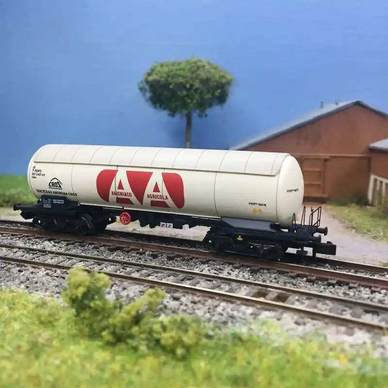 Certifié Wagon-citerne gaz 4 essieux type PRR «Amoniaco Anhidro», blanc, RENFE, Ep. IV-V - ARNOLD HN6722 - N 1/160