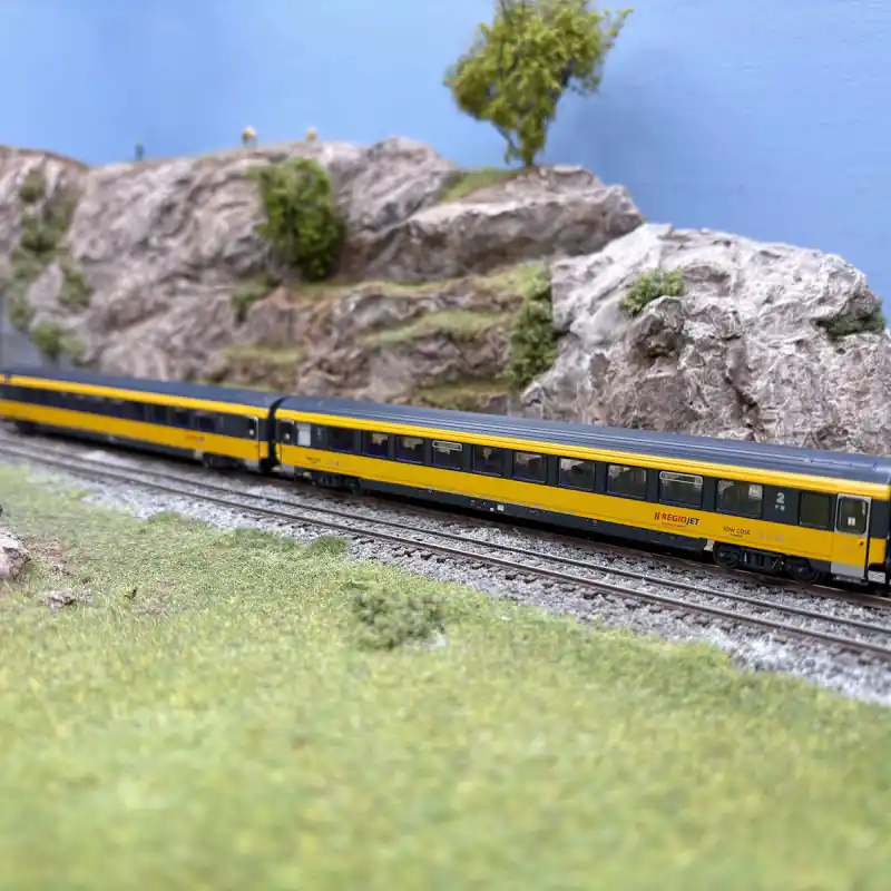 2 voitures Bpm, 2CL, (UIC Z1), Regiojet, SBB CFF FFS, Ep. VI - HOBBYTRAIN H25504 - N 1/160 Livraison Express