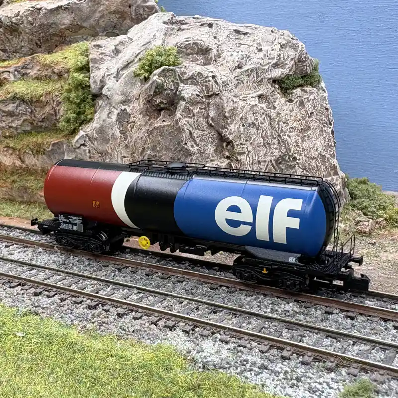 Top Vente Wagon citerne à bogies "ELF", SNCF, Ep. IV - ARNOLD HN6633 - N 1/160