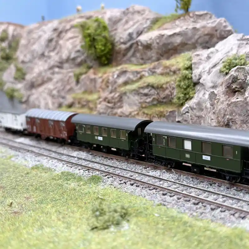 Satisfait Ou Remboursé Train de voyageur + wagons marchandises, DB, Ep. III - MINITRIX 15002 - N 1/160
