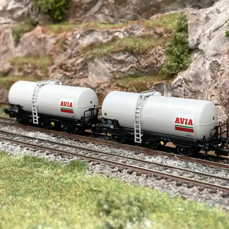 Top Vente 2 wagons Uh, 3 essieux, "AVIA", SNCF, Ep IV - ARNOLD HN6676 - N 1/160