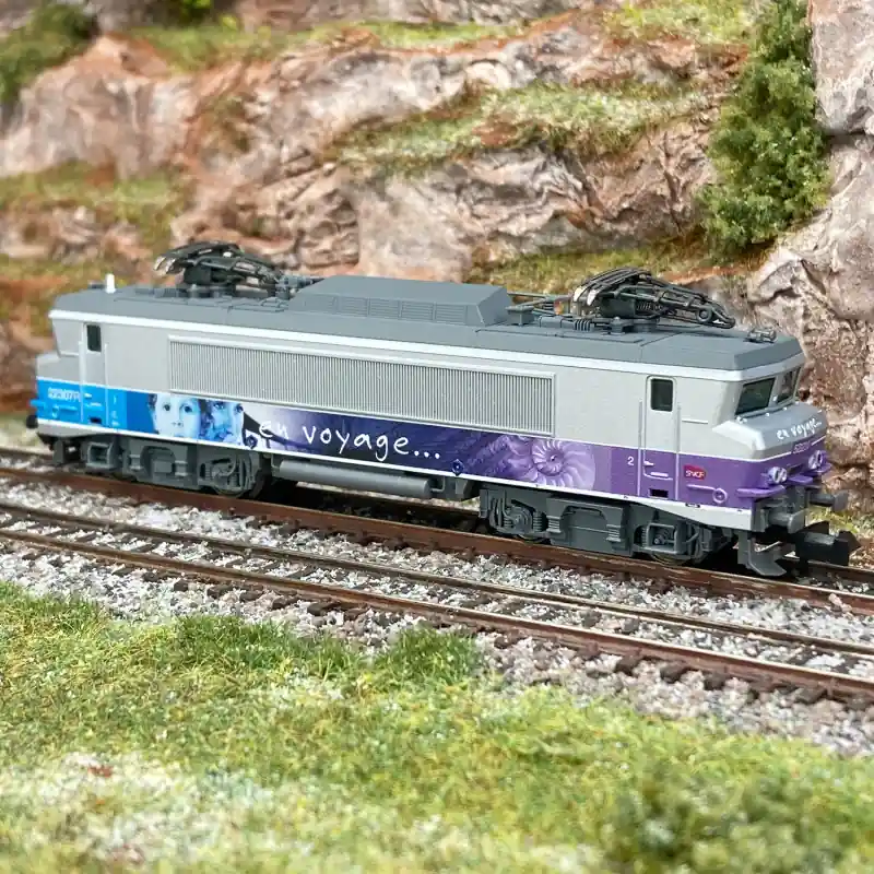Locomotive électrique BB22307 "En Voyage", Sncf, Ep IV - MINITRIX 16008 - N 1/160 Authentique