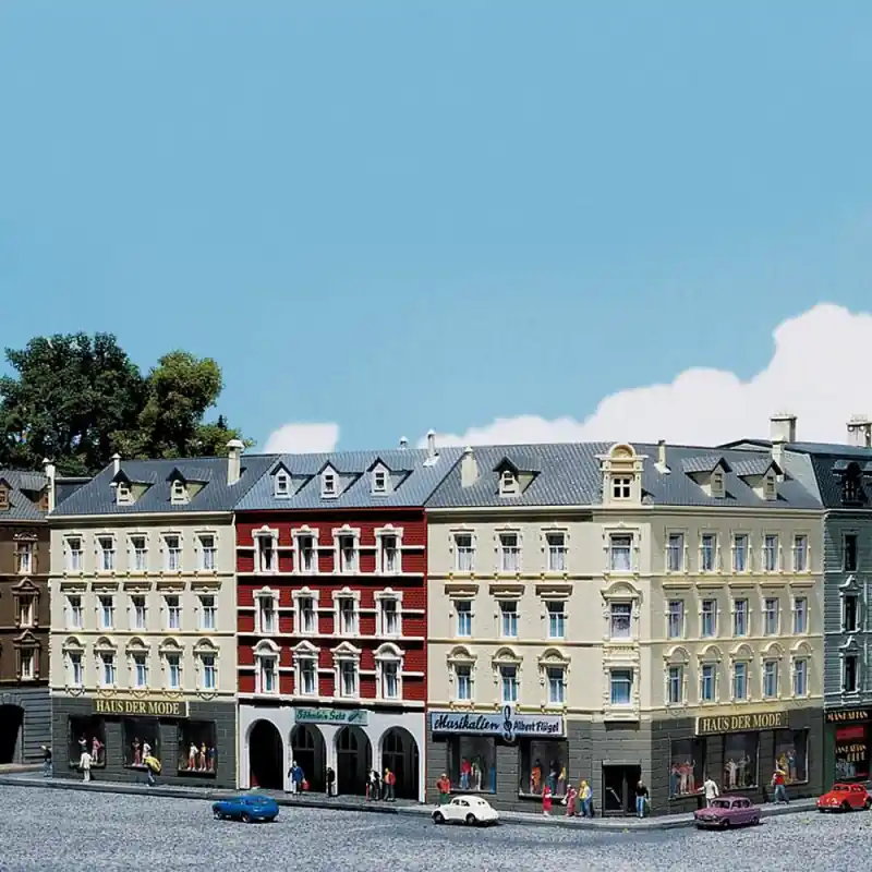 Quantité Limitée 3 blocs d‘immeubles de ville avec angle de rue et commerces-N-1/160-FALLER 232266