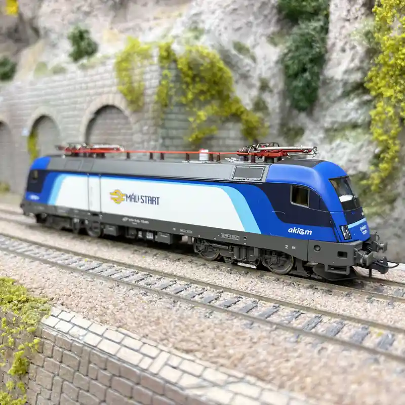 Locomotive électrique 182 573-6 «Taurus» ES64U2, louée Akiem, MAV-START, Ep. VI - ROCO 7510184 - HO 1/87 - DCC Son Remise