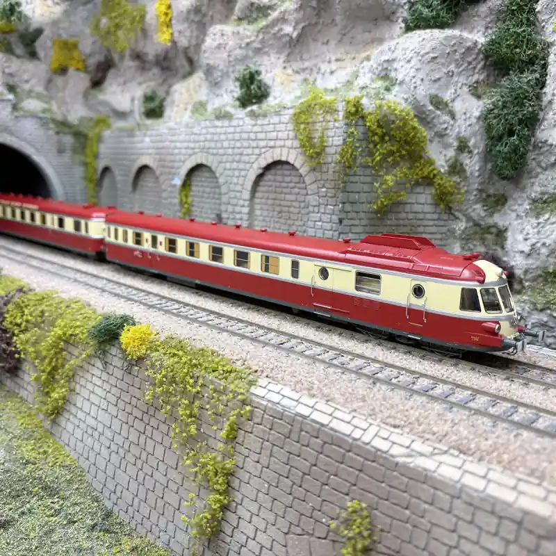 Autorail diesel RGP I, X2774 + X7774, livrée TEE «Parsifal» rouge/beige, SNCF, Ep. III - JOUEF HJ2461S - HO 1/87 - DCC Son Achetez Aujourd'hui
