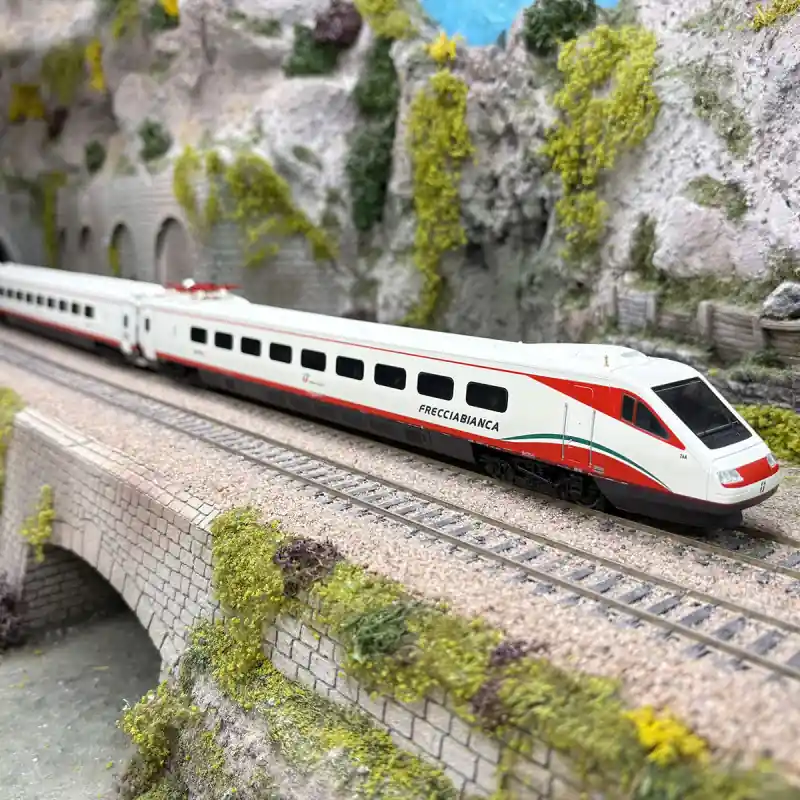 Train à grande vitesse pendulaire ETR 470 N°26, "Frecciabianca", 4 éléments, FS, Ep. VI - RIVAROSSI HR2962 - HO 1/87 Seulement Aujourd'hui