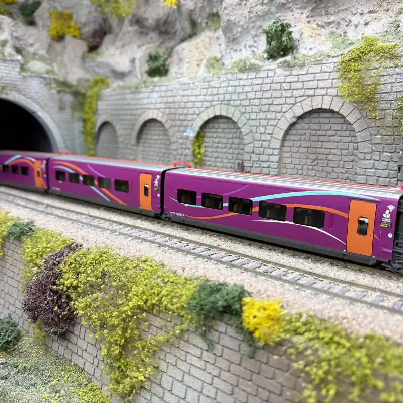 Réduction Complément Train à grande vitesse "Alvo", 3 éléments, Renfe, Ep. VI - ELECTROTREN HE3001 - HO 1/87