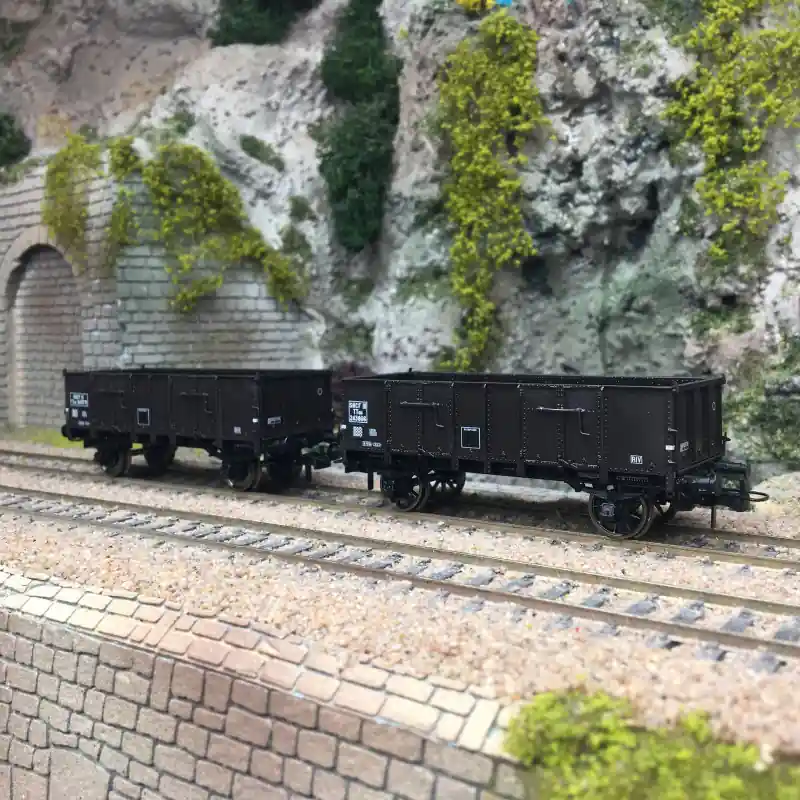 2 Wagons tombereaux Ludwigshafen caisse métallique, 243 771, 243 866, SNCF, Ep. III - REE MODELES WB916 - HO 1/87 Meilleur Prix