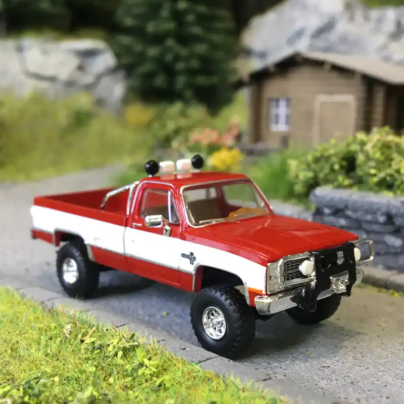 Chevrolet C10, rouge, blanc, 1982 - BREKINA 19692- HO 1/87 Petit Prix