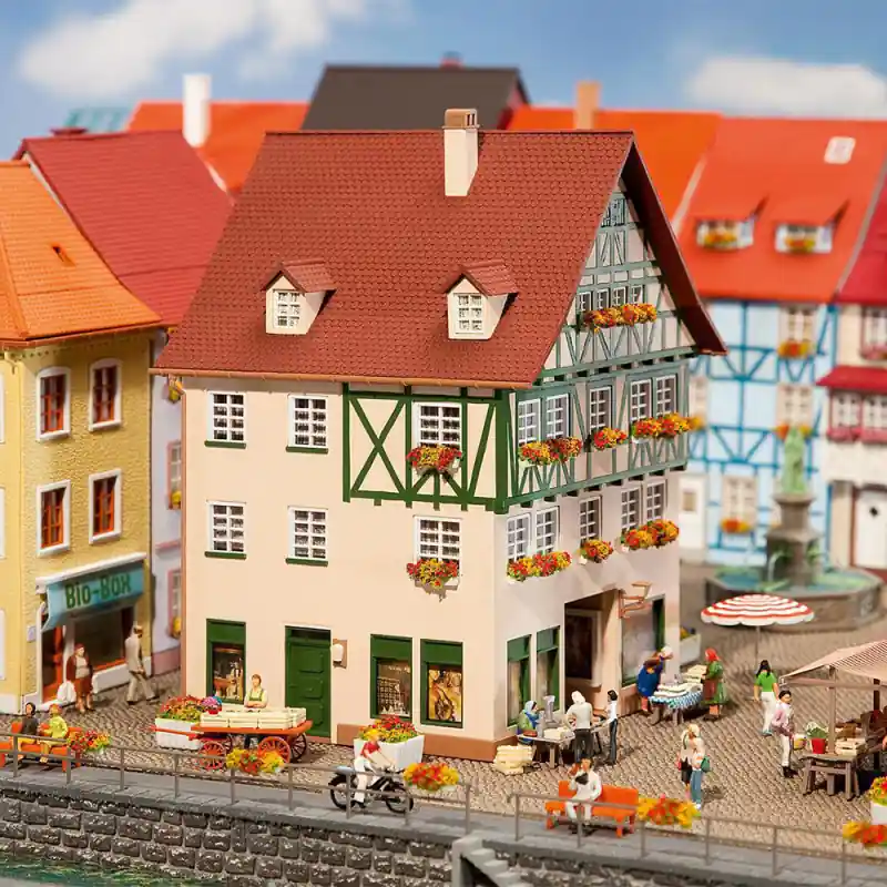 Bon Plan Maison de ville avec passage - Faller 130492 - HO 1/87