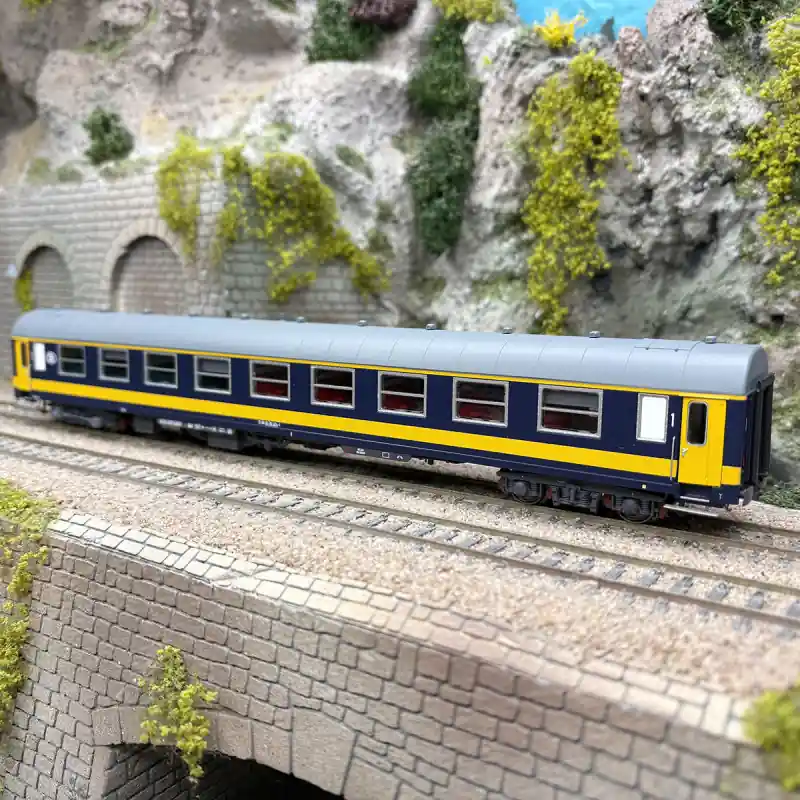 Remise Voiture voyageurs type I4 A9, Benelux, SNCB, Ep. IV - LSMODELS 42184 - HO 1/87