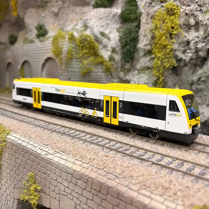 Offre Exclusive Autorail diesel regio Shuttle RS1, 650 634-8, D-SWEG, Ep. VI, digital son - TRIX 25966 - HO 1/87