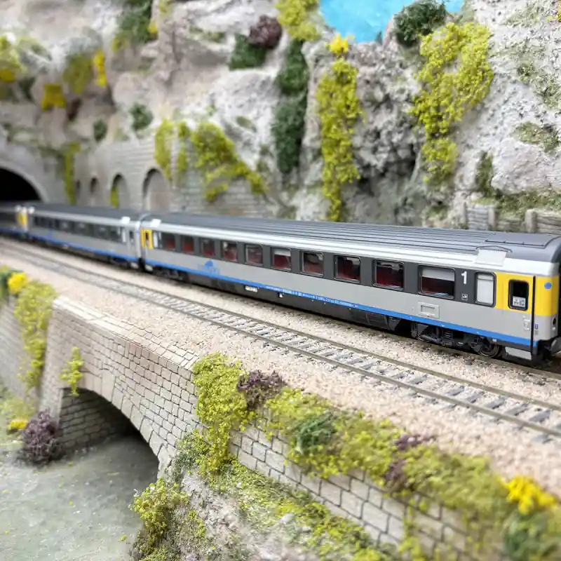 Rame de 6 voitures Apm EC 1CL et Bpm EC 2CL "Cisalpino", SBB CFF FFS, Ep. V - LSMODELS 47400DC - HO 1/87 Acheter Direct