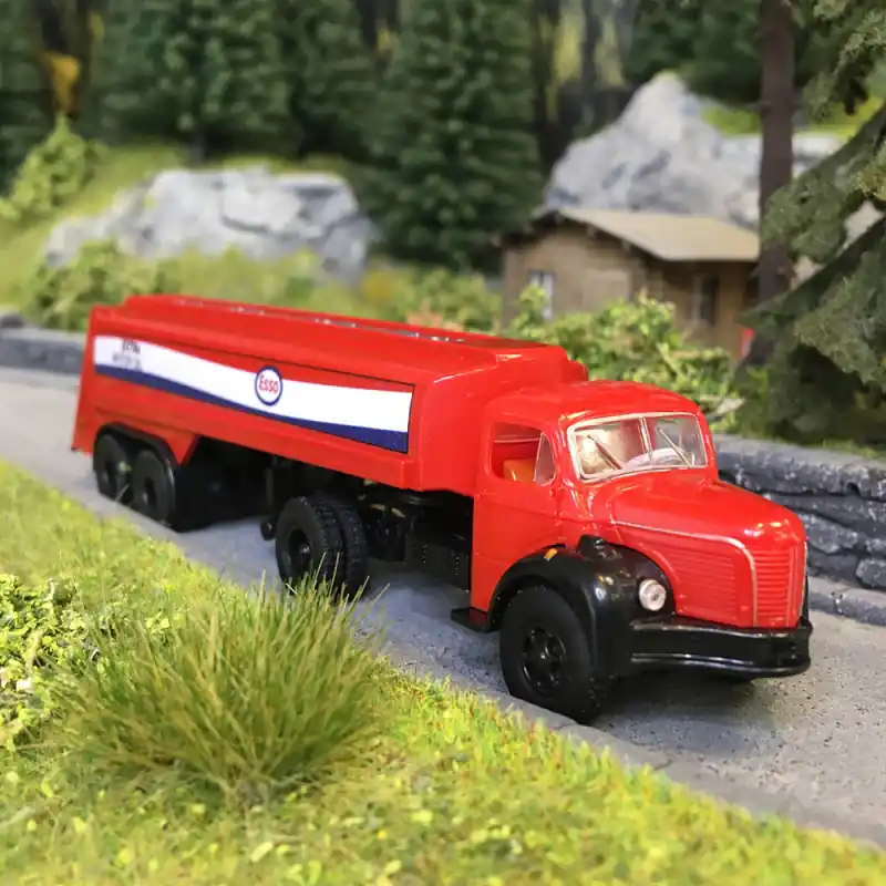 Camion citerne Berliet TLR 8 TSZ, Esso, 1950 - BREKINA 85413 - HO 1/87 Expédié Aujourd'hui