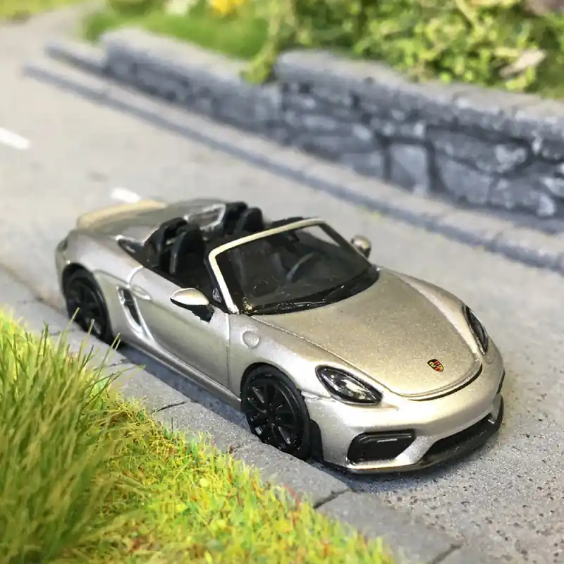 Bon Plan Porsche boxter spyder, argent, 2019 - Minichamps 870067704 - 1/87