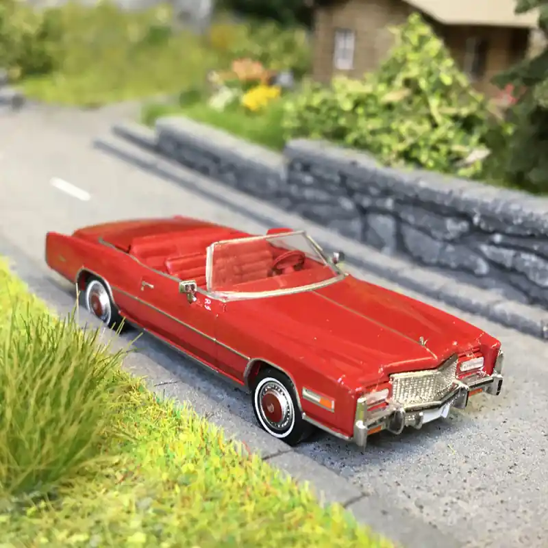 Cadillac Eldorado cabriolet, rouge, intérieur rouge, 1976 - BREKINA 19758 - HO 1/87 Promotion