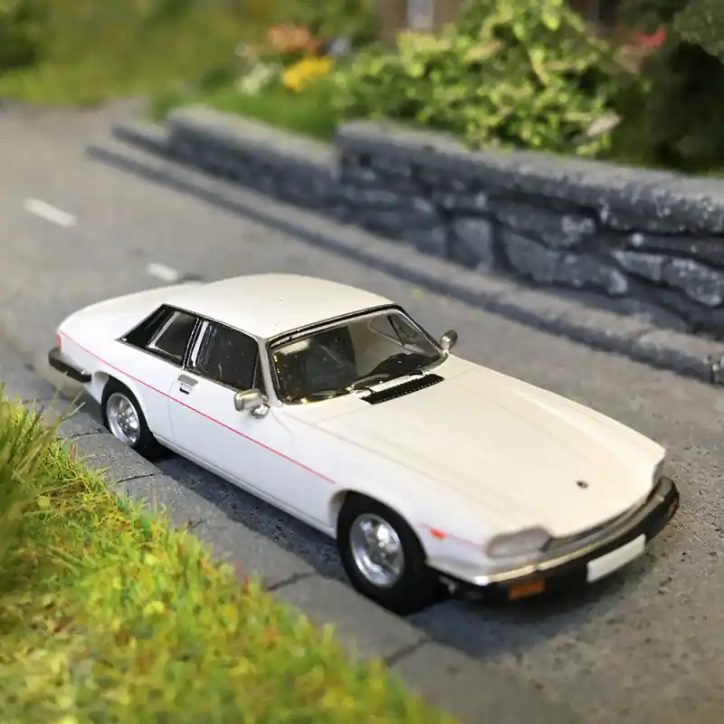 Offre Limitée Jaguar XJ-S, blanche, 1981 - PCX 870331 - HO 1/87