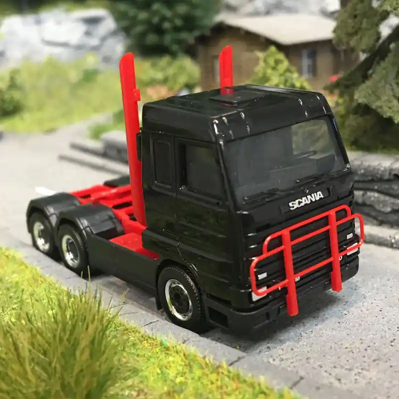 Scania 143 Streamline Tracteur routier 3 essieux (6x4), noir - HERPA 316743-002 - HO 1/87 Haute Qualité