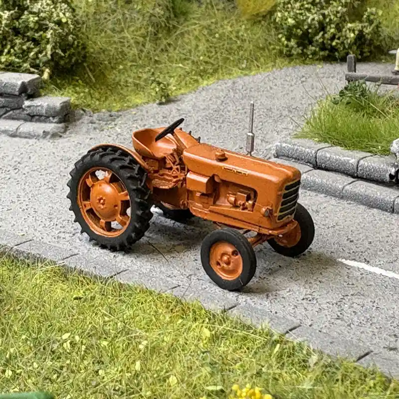 Tracteur Someca Super Som40, orange et vert, roue 36‘ - Artitec / REE 388.093 - HO 1/87 Usine Directe