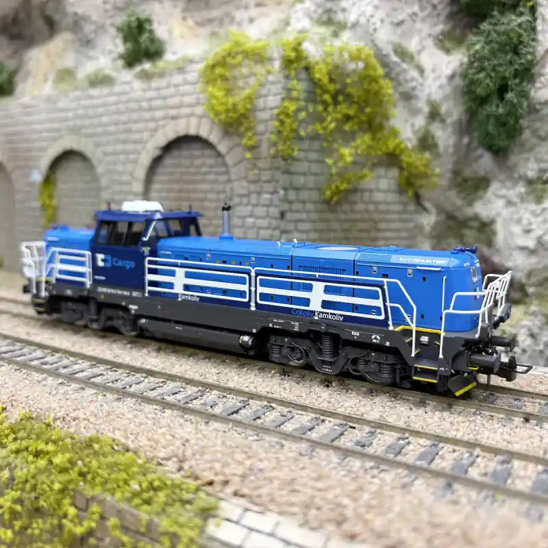 Quantité Limitée Locomotive diesel de manœuvre 744 110-8, "Effishunter 1000", CD Cargo , Ep. VI - RIVAROSSI HR2972 - HO 1/87