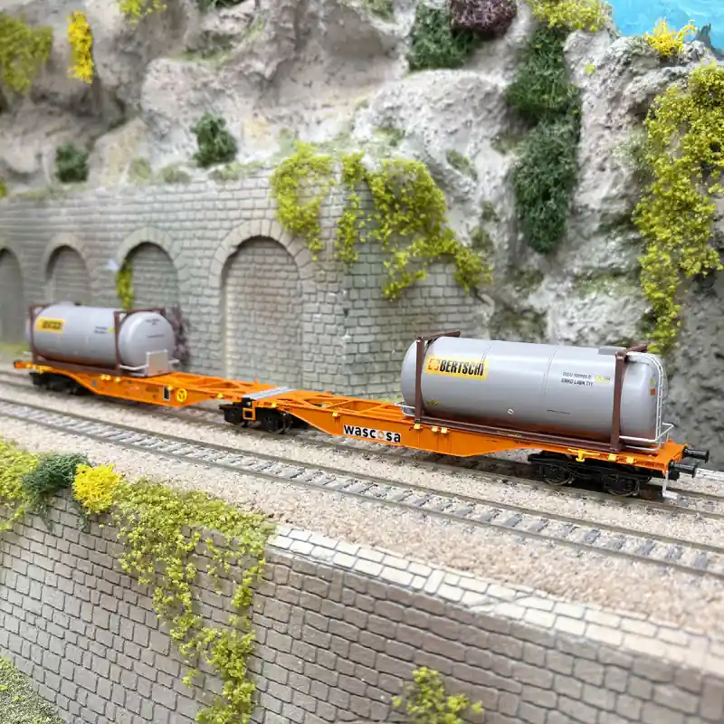 Quantité Limitée Wagon porte conteneurs type Sggmrs‘90, "Bertschi", Wascosa, Ep. VI - MEHANO 28401 - HO 1/87