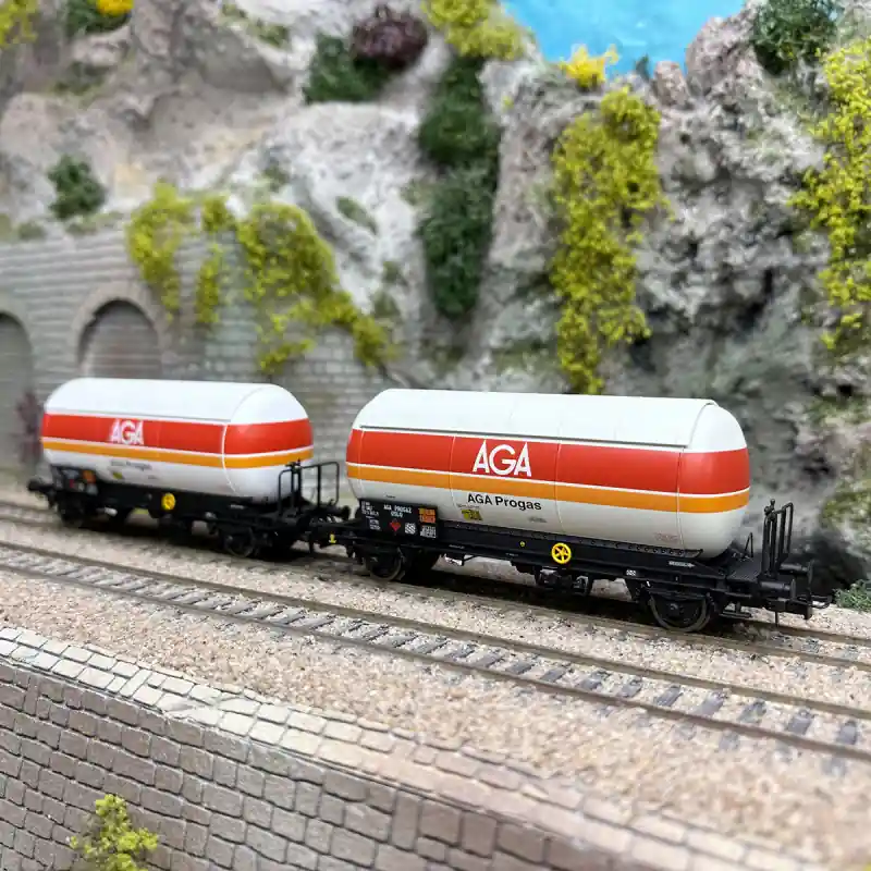 Bon Plan 2 wagons citerne gaz, "AGA Progas", SNCF, Ep. IV - JOUEF HJ6289 - HO 1/87