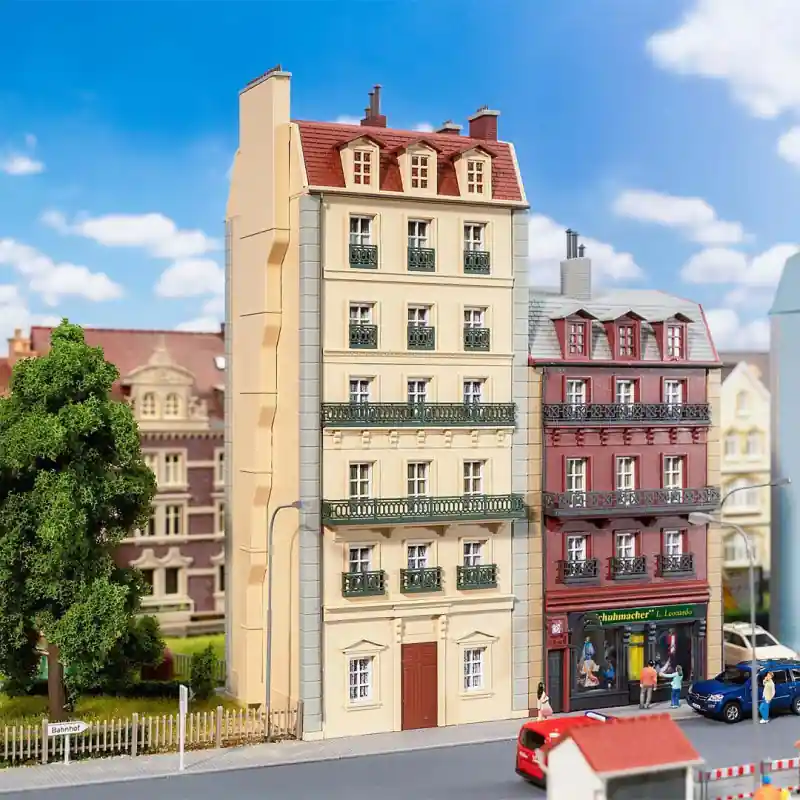 Maison de ville sur 6 étages - FALLER 130712 - HO 1/87 Prix Réduit