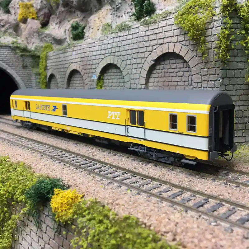 Commande En Gros Voiture postale PA UIC, livrée jaune/blanche toit gris, SNCF, Ep. IV - LSMODELS 40429 - HO 1/87