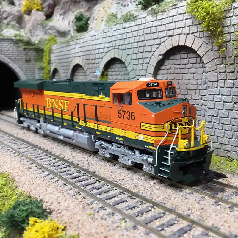Offre Exclusive Locomotive diesel américaine type GE ES44AC, BNSF, Digital Son, Ep. VI - TRIX 25447 - HO 1/87