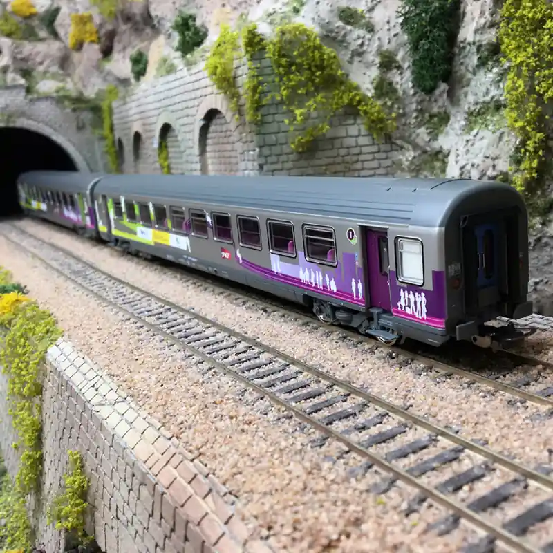2 voitures Corail Vtu 1 + 2 CL, Intercités REMI, Sncf, Ep VI - PIKO 97134 - HO 1/87 Usine Directe