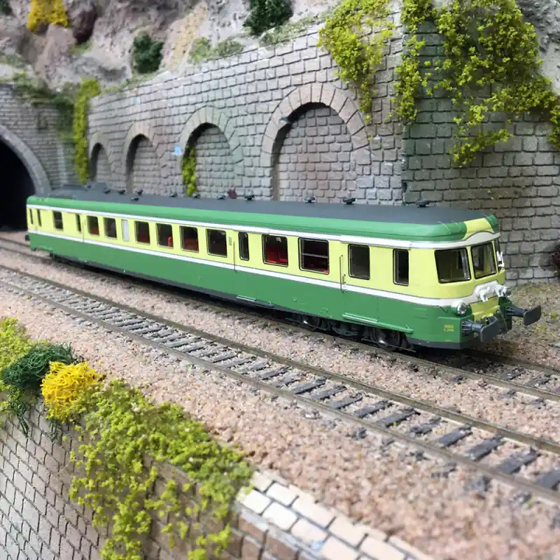 Autorail X 2899 Jupé, 1CL Origine, Olive/Jaune, RENNES, SNCF, Ep. III - REE MB228 - HO 1/87 Solde