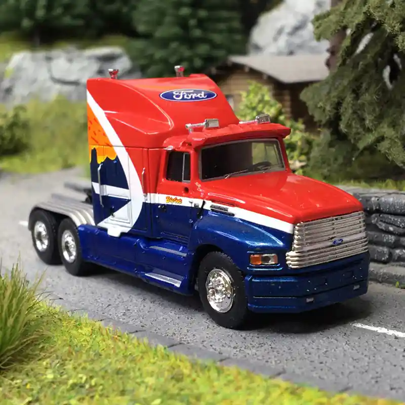 Haute Qualité Camion, Ford Aeromax, "bigfoot", Rouge & Bleu - Brekina 85904 - HO 1/87
