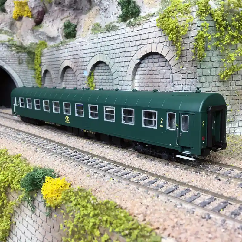 Voiture I5 Bc10, époque IV, SNCB, Verte - LSMODELS 42 073 - HO 1/87 Produit De Marque