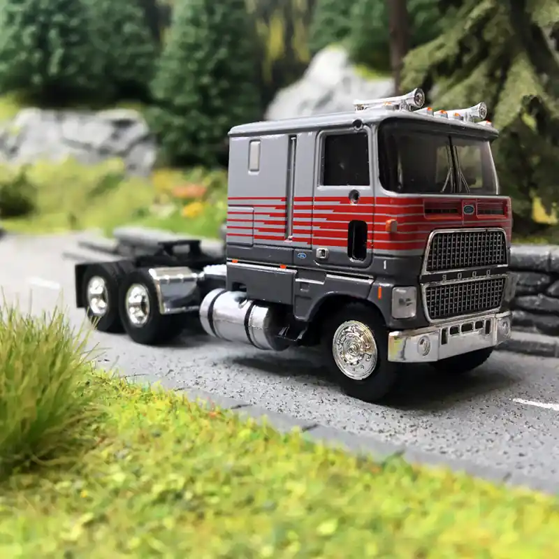 Meilleur Prix Camion, tracteur Ford CLT 9000, Gris, Gris foncé & Rouge - Brekina 85856 - HO 1/87