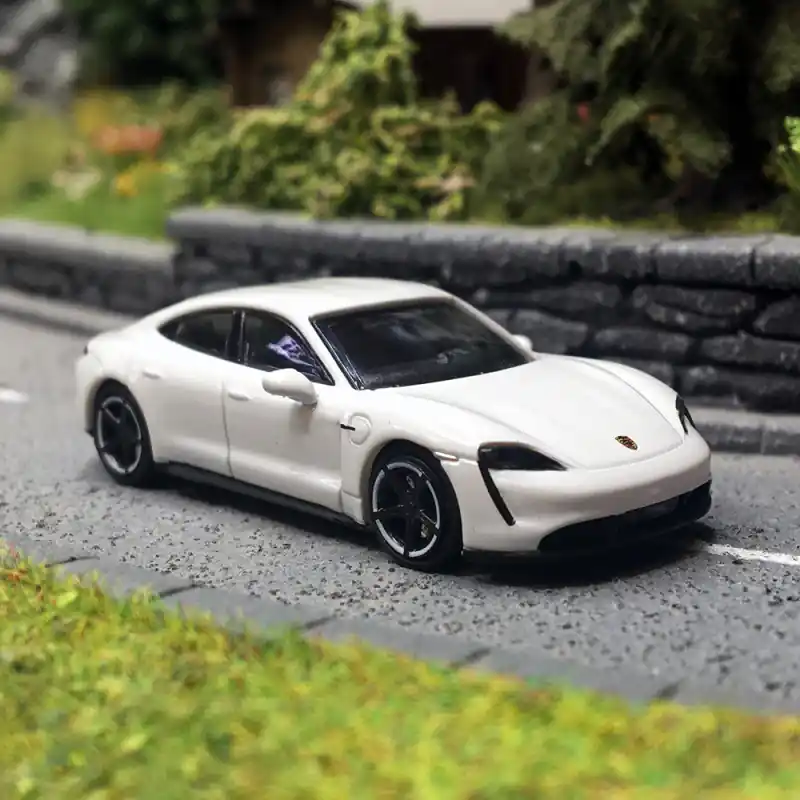 Porsche Taycan Turbo S, Blanc - Minichamps 870068400 - HO 1/87 Commander Vite