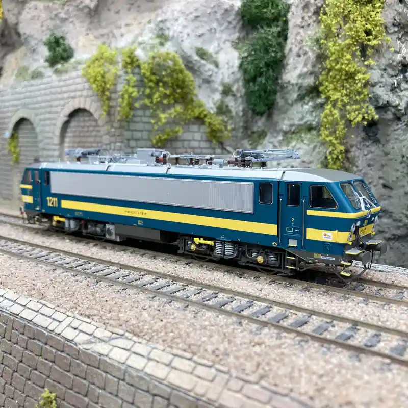 Réduction Locomotive électrique, 1211, UIC, SNCB, Ep. VI digital son - LSMODELS 12095S - HO 1/87