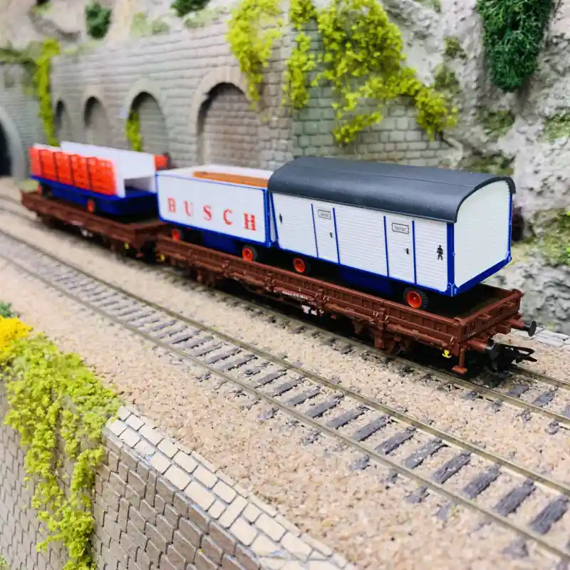 Coffret de 2 wagons marchandises "Cirque Busch", DR, EP IV - MARKLIN 45042 - HO 1/87 Nouveauté