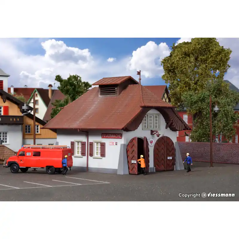 Caserne de pompiers rurale avec kit d‘éclairage - KIBRI 38032 - HO 1/87 Petit Prix