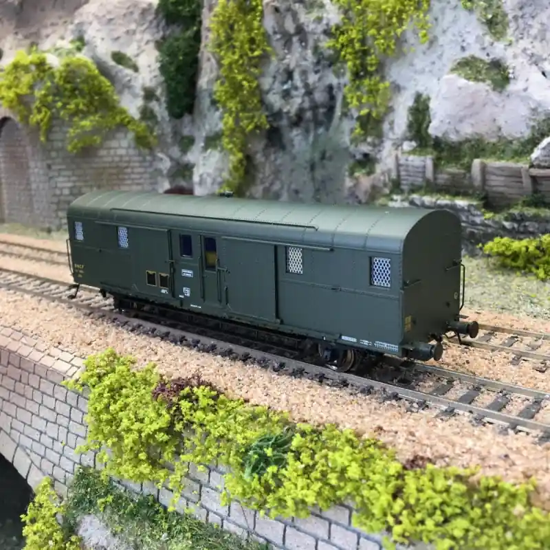 Marque Fourgon OCEM 32 2 F Sans feux Ep III SNCF-HO 1/87-REE VB326