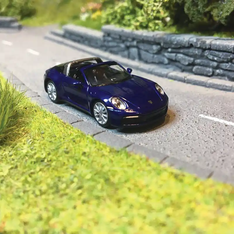 Porsche 911 (992) Targa 4S, 2020, Bleu métal - MINICHAMPS 870 069060 - 1/87 Prix Réduit