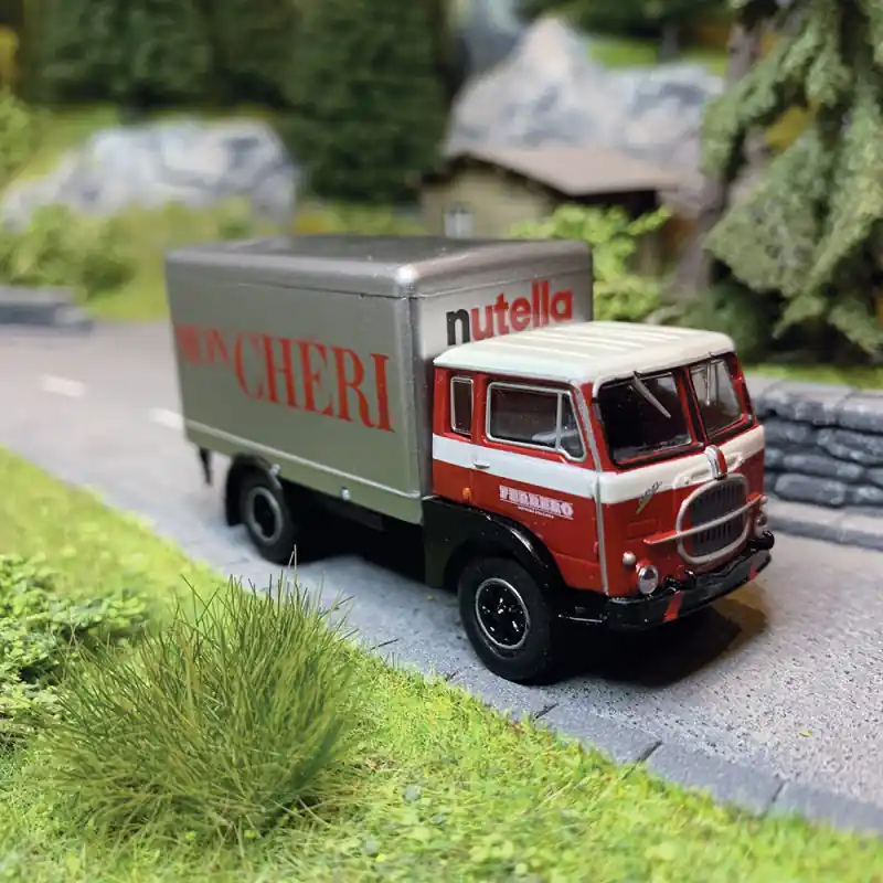 Camion Fiat 642 "Ferrero" - Starline Models 58607 - HO 1/87 Nouvelle Collection