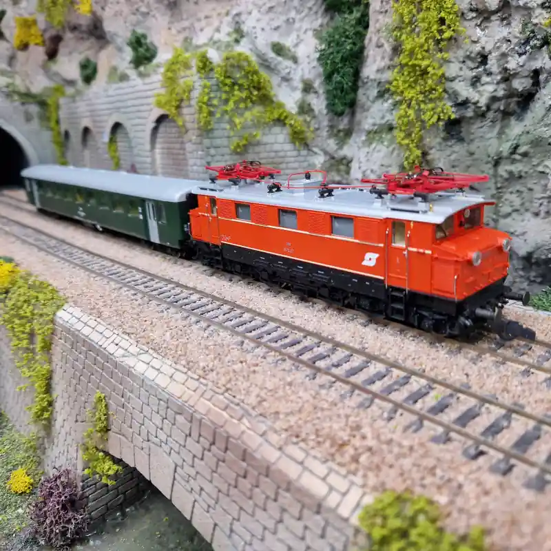 Coffret de 5 pièces Locomotive électrique 1670.27 avec train de voyageurs, ÖBB, Ep IV digital son - ROCO 6149 - HO 1/87 Meilleur Prix