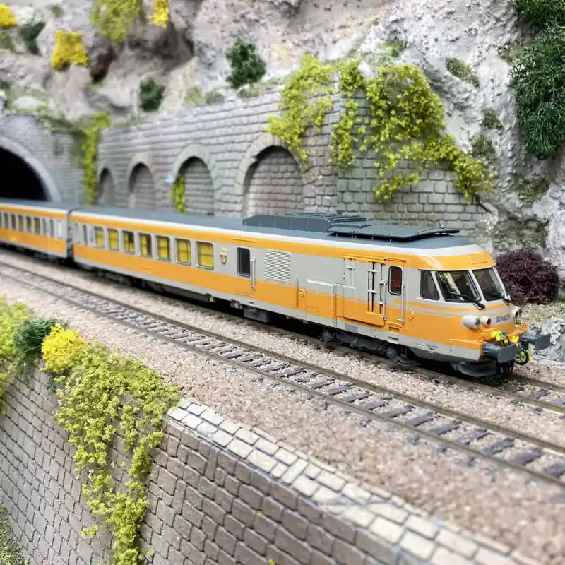 Prix Réduit Rame 5 éléments RTG N°17, dépôt de Vénissieux, SNCF, Ep V digital 3R AC - EPM E221503AC - H0 1/87