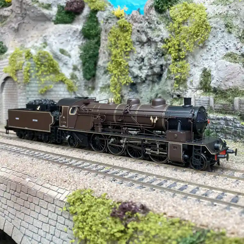 Remise Locomotive vapeur 141 A 4.1126 dépôt de Creil, NORD Ep II - REE MB-155 - HO 1/87