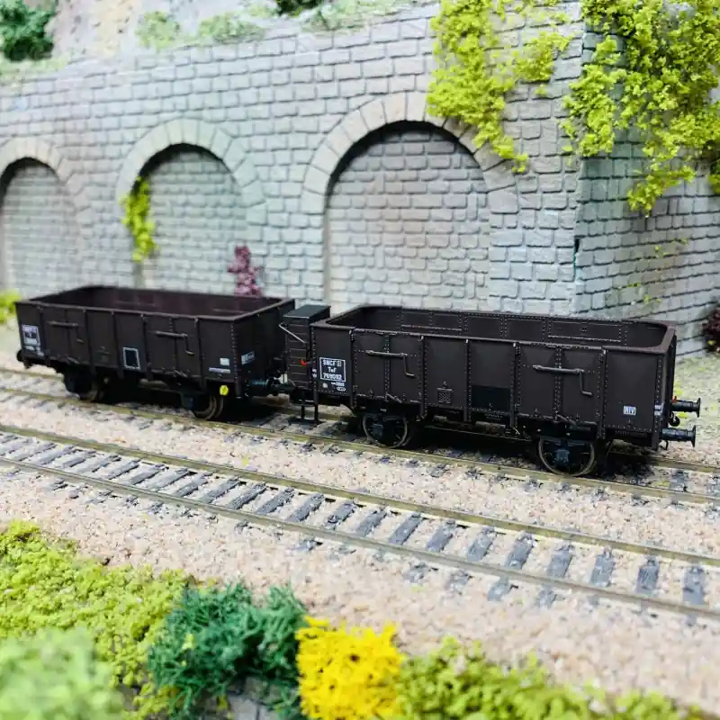 Commander Vite Set 2 wagons tombereau OCEM 19 T7/Twf, SNCF, Ep III - REE WB832 - HO 1/87