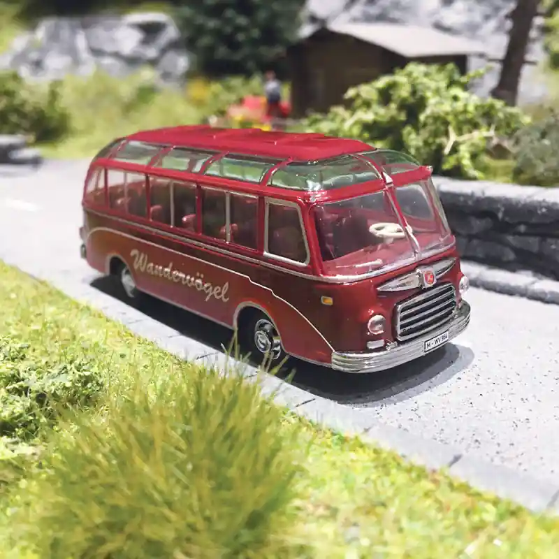 Bus SETRA S6 "Wandervögel" + 5 Personnages - SCHUCO 452669200 - HO 1/87 Prix Promo