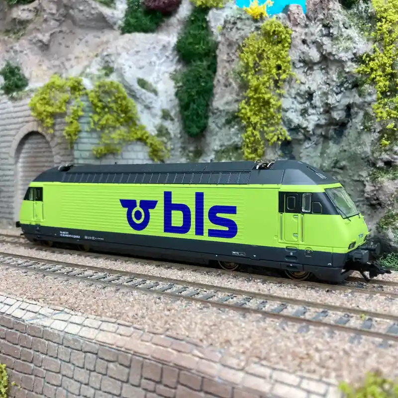 Locomotive électrique Re 465 011-5, BLS, Ep VI, digital son - TRIX 22830 - HO 1/87 Certifié