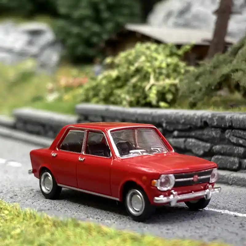 Must-Have Fiat 128 Rouge - STARLINE MODELS 22525 - HO 1/87