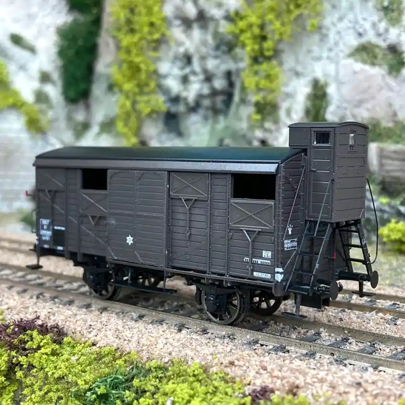 Wagon couvert PLM 20t avec guérite Sncf, Ep IIIb - REE WB703 - HO 1/87 Vente Flash
