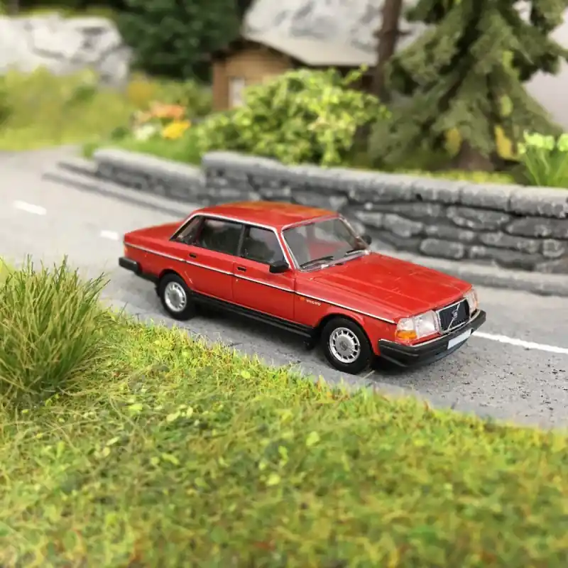 Volvo 240 Rouge-HO 1/87-PCX870116 Remise